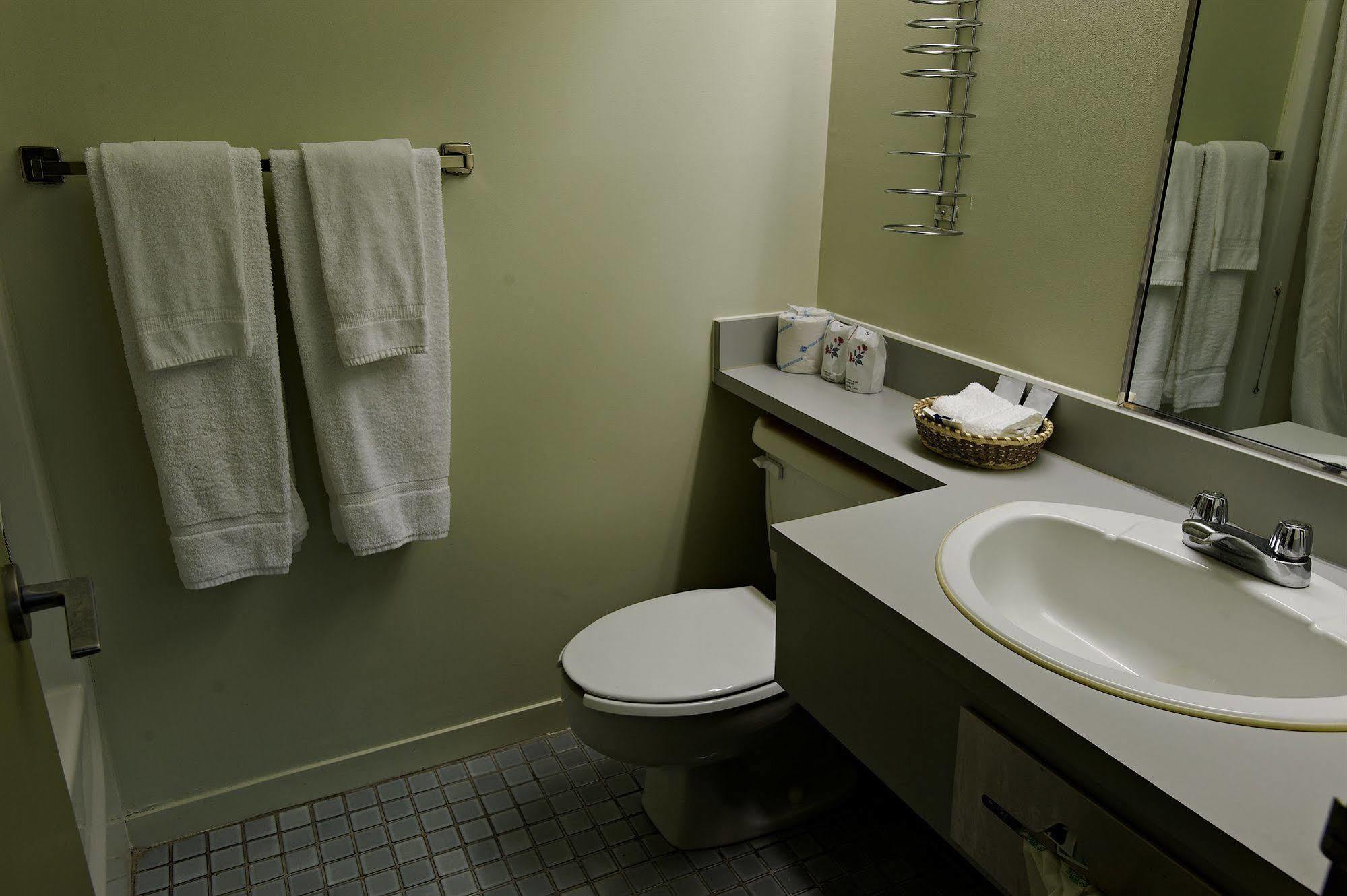 Motel Le Transit Mont-Saint-Hilaire Dış mekan fotoğraf