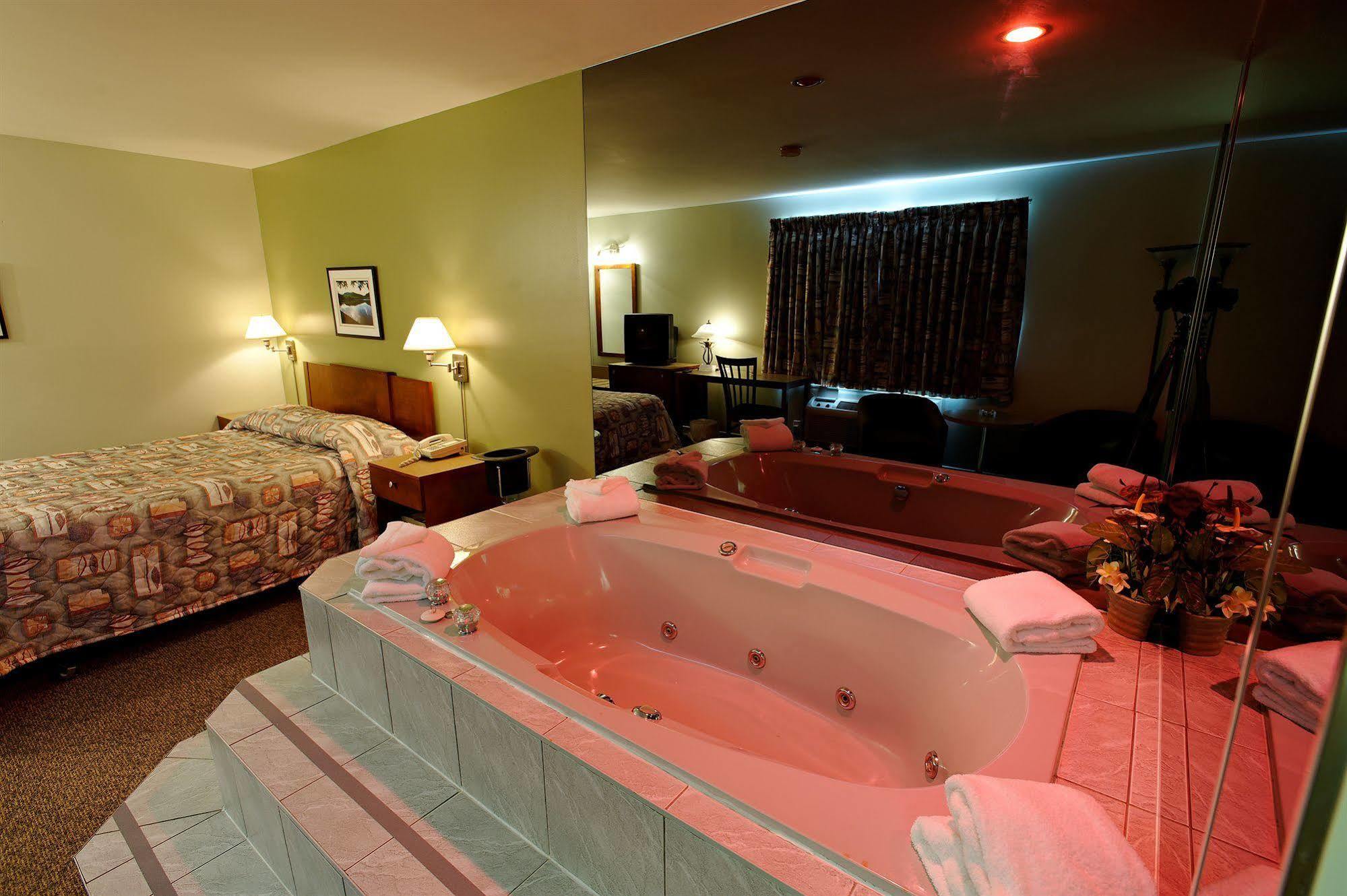 Motel Le Transit Mont-Saint-Hilaire Dış mekan fotoğraf